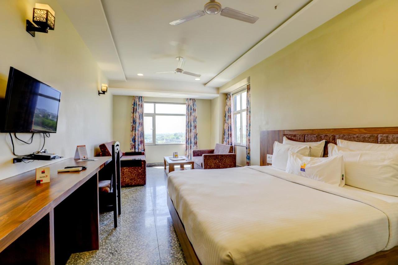 Hotel Shree Nanda อุเดเปอร์ ภายนอก รูปภาพ