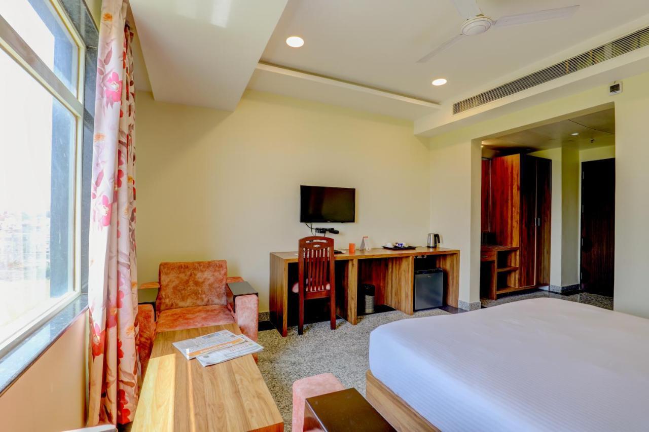 Hotel Shree Nanda อุเดเปอร์ ภายนอก รูปภาพ